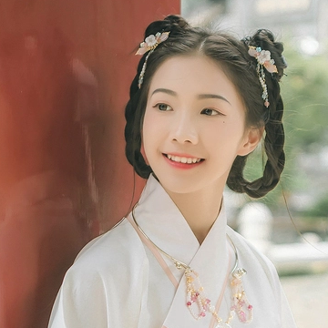粉嫩提燈少女頭像，唯美古真人頭像