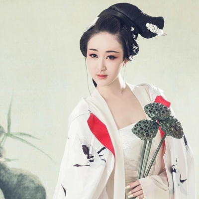 清新藕風輕女生頭像，唯美古風真人頭像