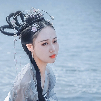 兩組齊胸襦裙漢服女子頭像，唯美古風真人頭像
