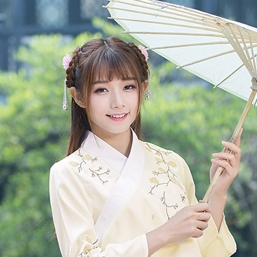 淡黃色漢服帶傘女生頭像，唯美古風真人頭像