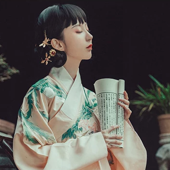 俏皮可愛帶團扇女生頭像，唯美古風真人頭像