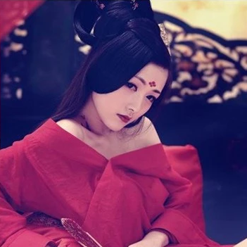 性感妖嬈紅衣女生頭像，唯美古風真人頭像