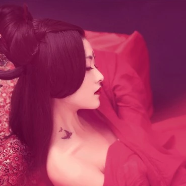 性感妖嬈紅衣女生頭像，唯美古風真人頭像