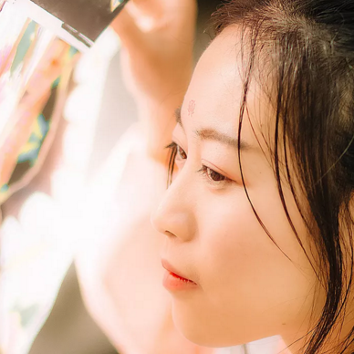 柳葉下放風箏女生頭像，唯美古風真人頭像