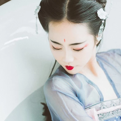金魚妖艷的女子頭像，唯美古風真人頭像