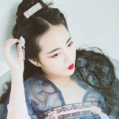 金魚妖艷的女子頭像，唯美古風真人頭像