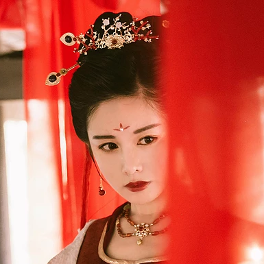 紅佛女子頭像，唯美古風真人頭像