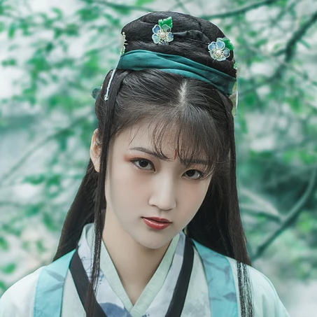 青玉流帶劍少女頭像，唯美古風真人頭像