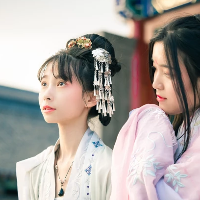 陽光下漢服帶傘頭像，唯美古風閨蜜頭像