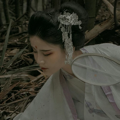 白衣素紗女子頭像像，唯美古風女子真人頭像