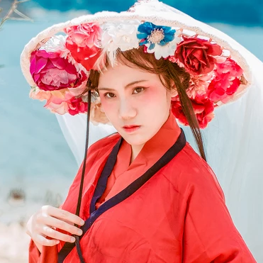花樣紅衣女子頭像，唯美古風真人頭像