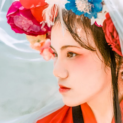 花樣紅衣女子頭像，唯美古風真人頭像