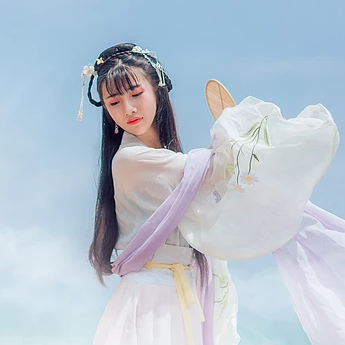 飄逸帶團扇小清新頭像，唯美古風女子真人頭像
