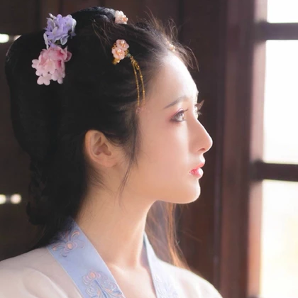 粉色小清新帶團扇頭像，唯美古風女子真人頭像