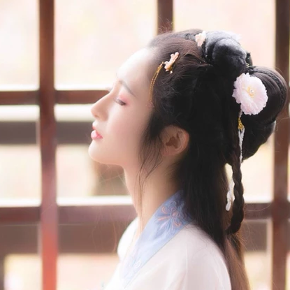 粉色小清新帶團扇頭像，唯美古風女子真人頭像