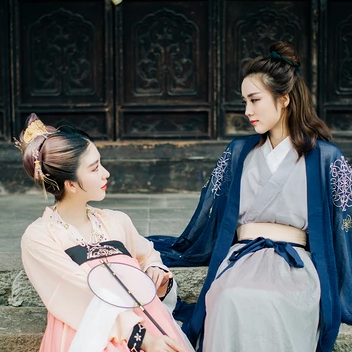竹林山寺閨蜜古風頭像，唯美古風女子真人頭像
