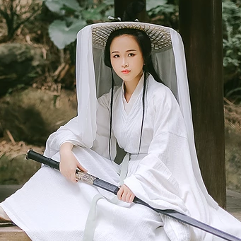 白衣俠女冷艷頭像，唯美古風女子真人頭像