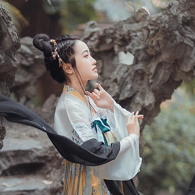 唯美漢服傷感頭像，唯美古風女子真人頭像