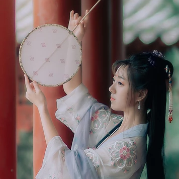 唯美漢服女生頭像，古風真人女子頭像