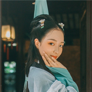 清荷滿塘綠衣小姑娘古風頭像，愜意唯美女生頭