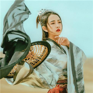 大漠孤煙古風女子真人頭像，唯美女生qq頭像