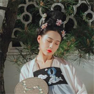 深深庭院美人古風頭像，漢服真人頭像qq頭像