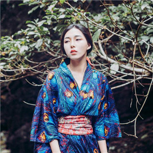 林間溪水靈氣女子頭像，唯美古風頭像真人