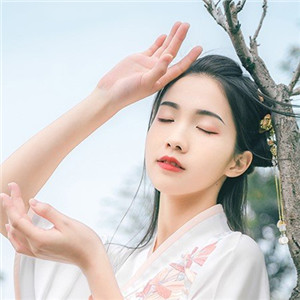 輕盈溫婉的古風(fēng)女子頭像，中國(guó)古典風(fēng)格qq頭像