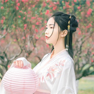 輕盈溫婉的古風(fēng)女子頭像，中國(guó)古典風(fēng)格qq頭像