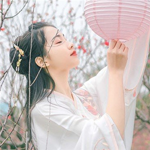 輕盈溫婉的古風(fēng)女子頭像，中國(guó)古典風(fēng)格qq頭像