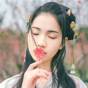 輕盈溫婉的古風(fēng)女子頭像，中國(guó)古典風(fēng)格qq頭像