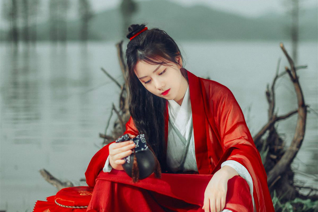 江湖俠風(fēng)女子古風(fēng)頭像，灑脫自在真人qq頭像