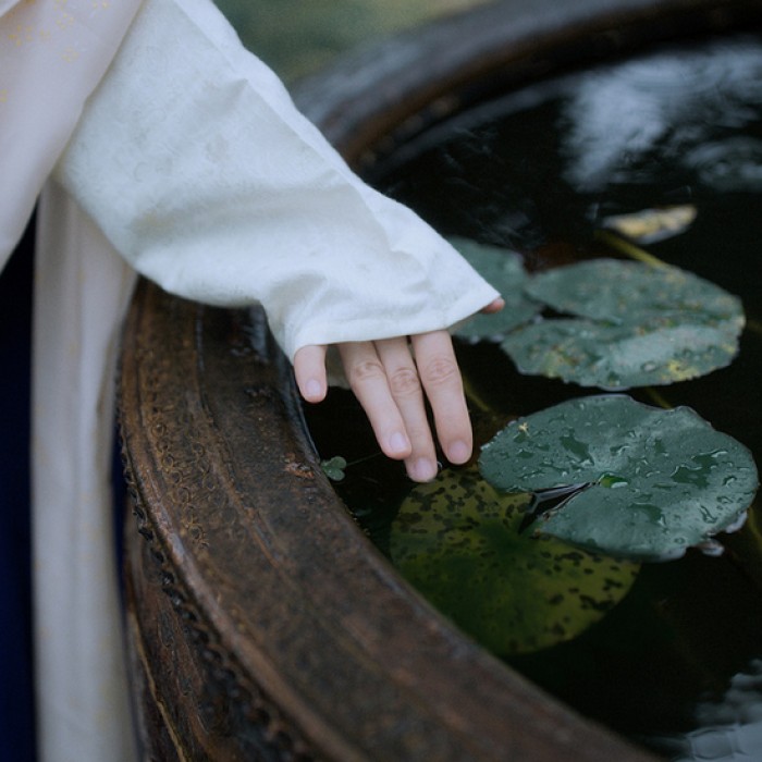古風女子纖纖玉手頭像，寧靜清幽女生頭像