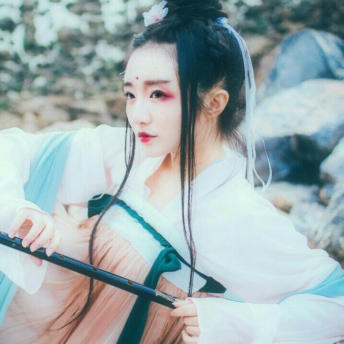 柳眉杏眼女生頭像，古風(fēng)女子qq頭像