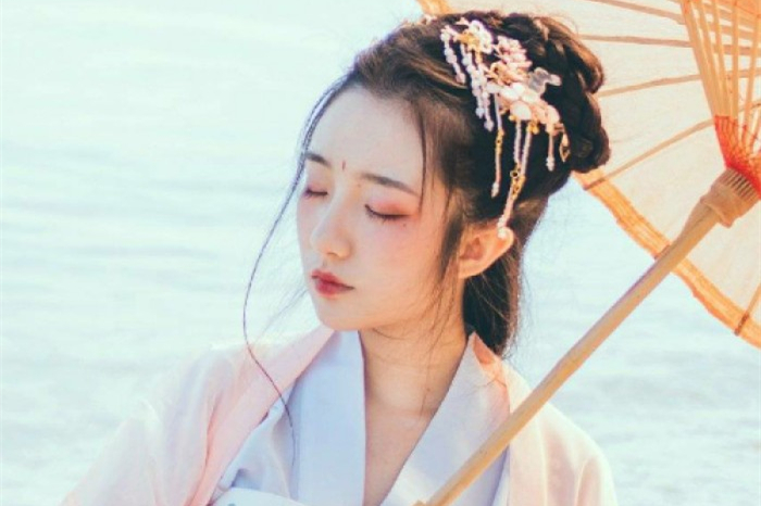 淡雅古裝女子頭像，清幽古風頭像真人