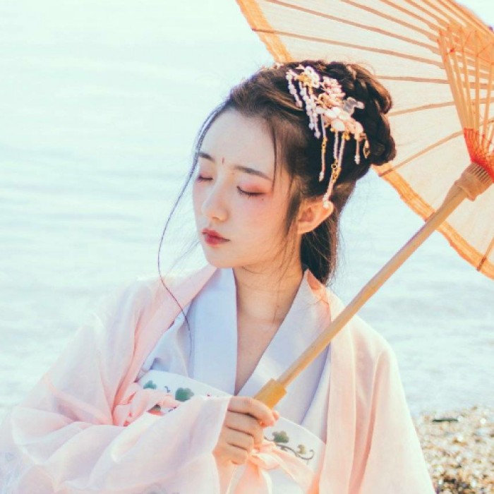 淡雅古裝女子頭像，清幽古風頭像真人
