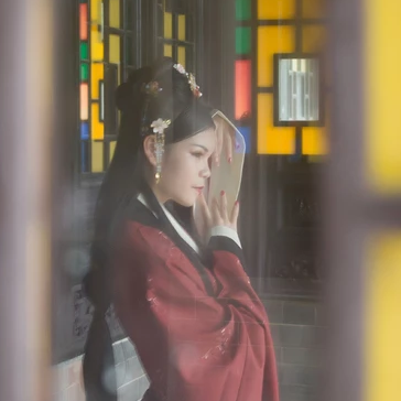 傾城紅衣女子頭像，唯美古風真人頭像