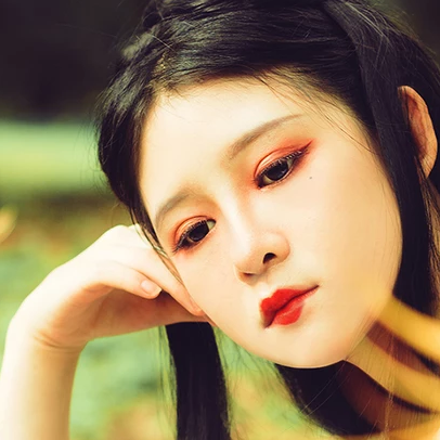 嬌艷彼岸花女生頭像，唯美古風真人頭像