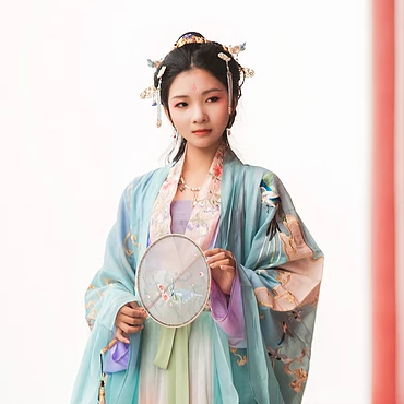 長相思帶傘女生頭像，唯美古風真人頭像