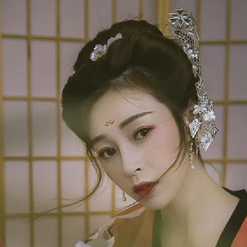 傷感喝酒女生頭像，唯美古風真人頭像