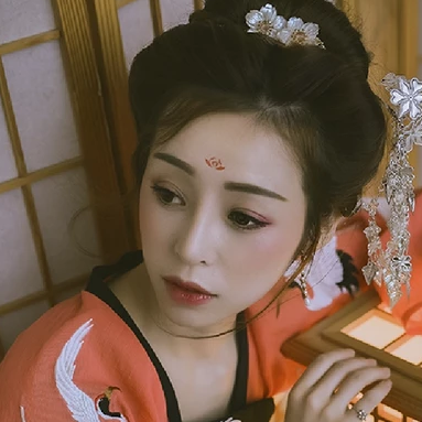 傷感喝酒女生頭像，唯美古風真人頭像