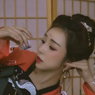 傷感喝酒女生頭像，唯美古風真人頭像