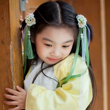 超萌帶團扇小女生頭像，唯美古風真人頭像