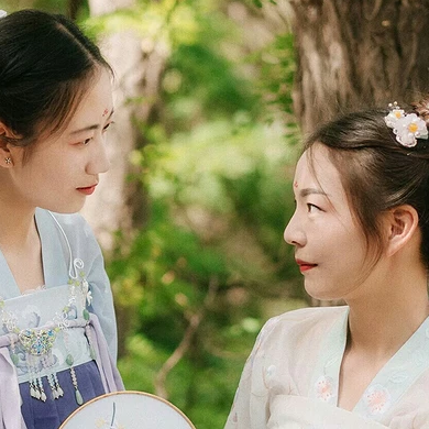 漢服帶團(tuán)扇閨蜜頭像，唯美古風(fēng)真人頭像