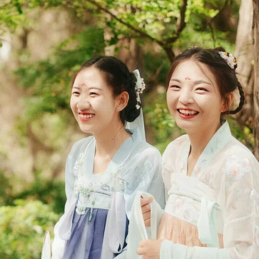 漢服帶團(tuán)扇閨蜜頭像，唯美古風(fēng)真人頭像