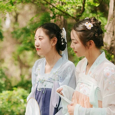 漢服帶團(tuán)扇閨蜜頭像，唯美古風(fēng)真人頭像