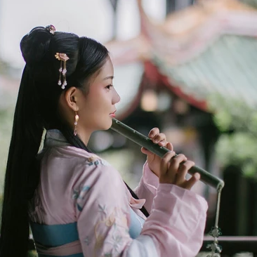 清新唯美帶團(tuán)扇女生頭像，古風(fēng)真人頭像
